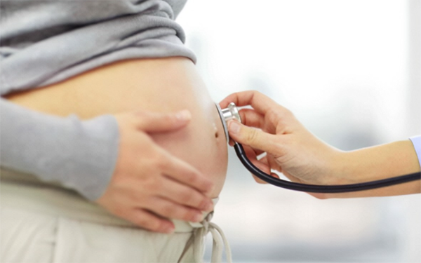 女同性戀群體去美國**生子