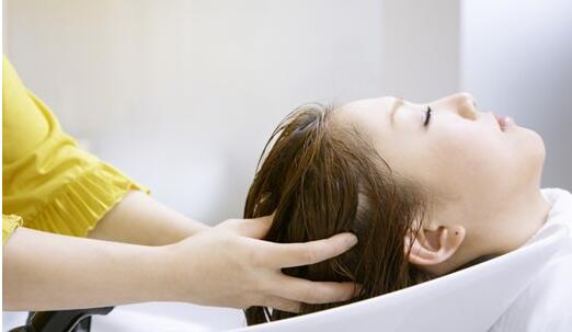 孕期準(zhǔn)媽媽老是掉頭發(fā)，該如何預(yù)防？