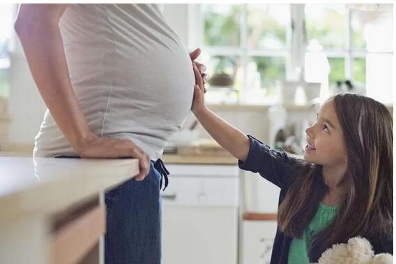 孕婦的肚子能不能摸？如果給別人摸的話有什么影響？