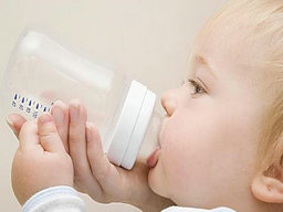 孩子沖奶粉用什么水