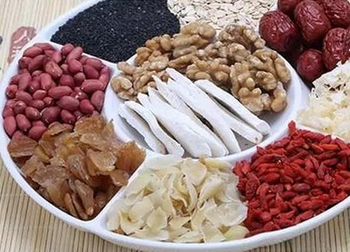 產(chǎn)后貧血頭暈吃什么補血最快最有效